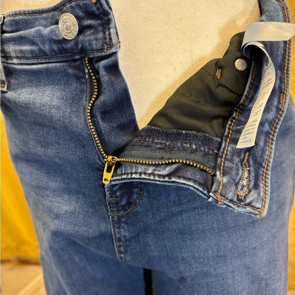 Levi's Denim Jeans‎ with Tan Patch